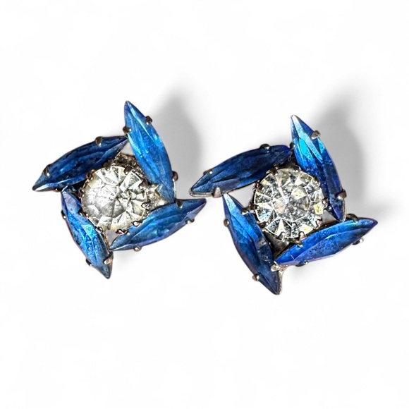 Vintage Jewelry - 1980s Vintage Mid Century Sapphire Blue Marquise Claw Set Crystal earrings